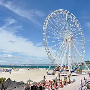 Au Bor De Marseille